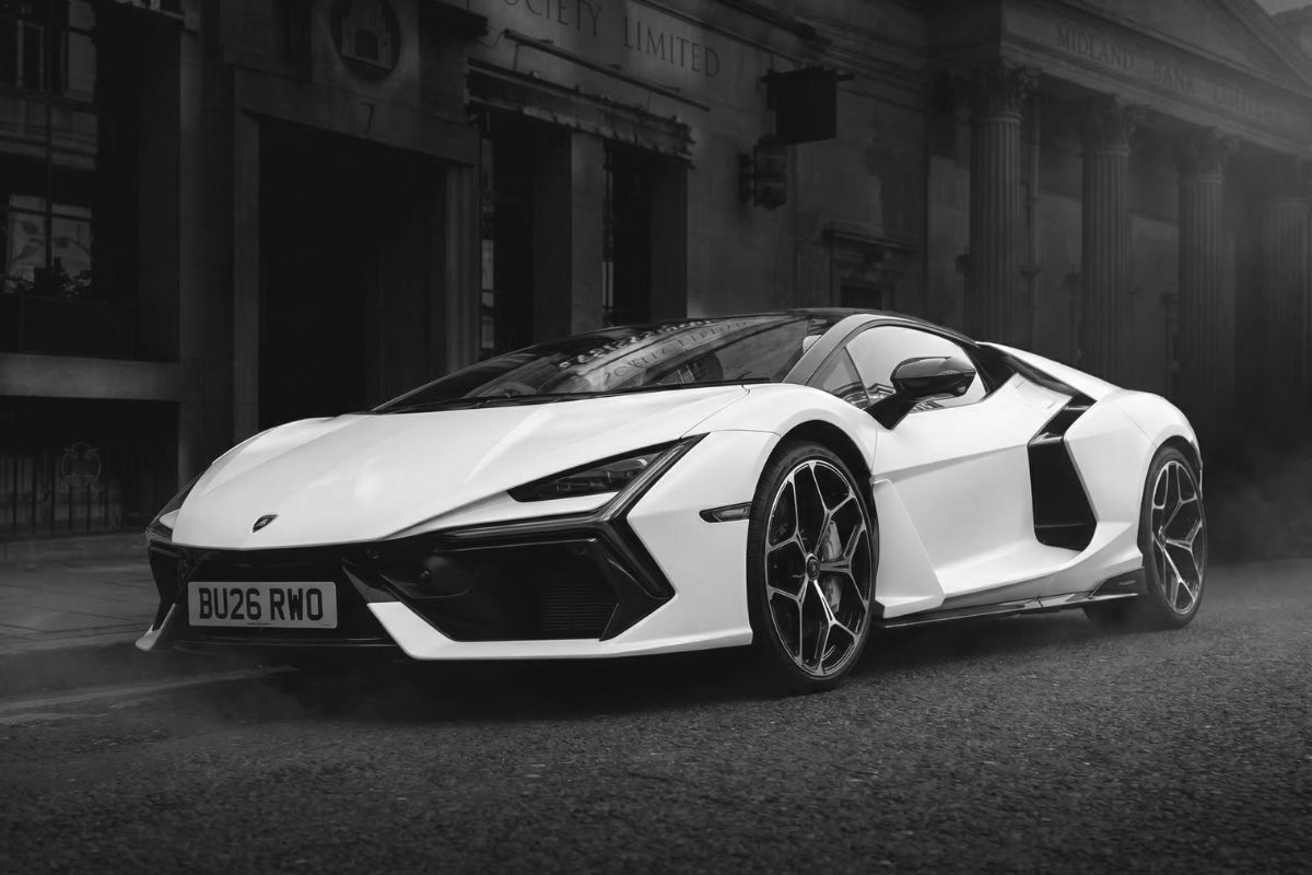 Lamborghini Revuelto black and white photoshoot